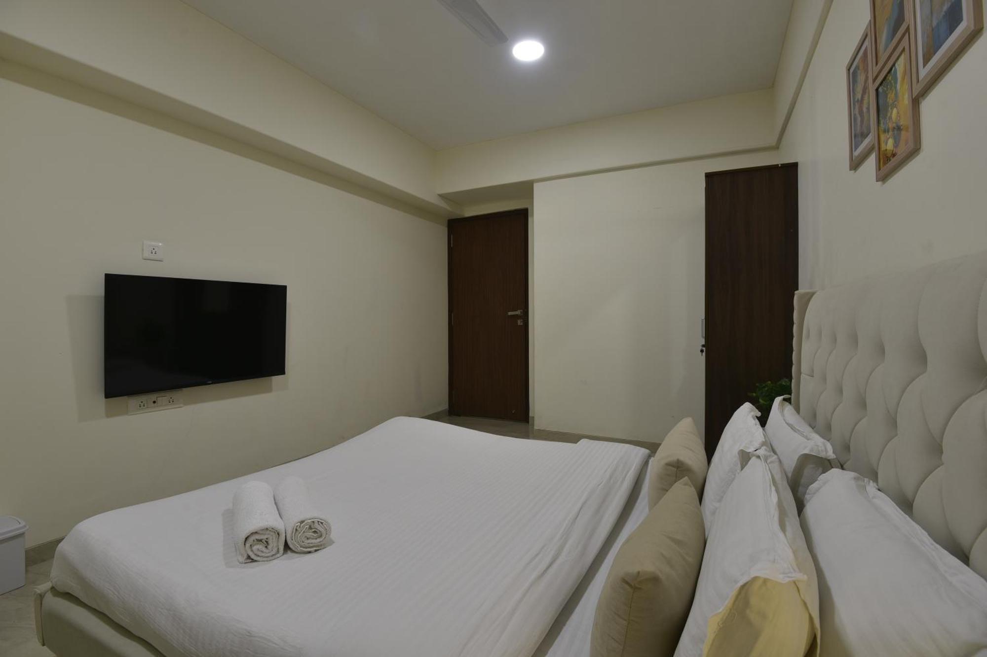Hsquare Utopia Hotel Bombaj